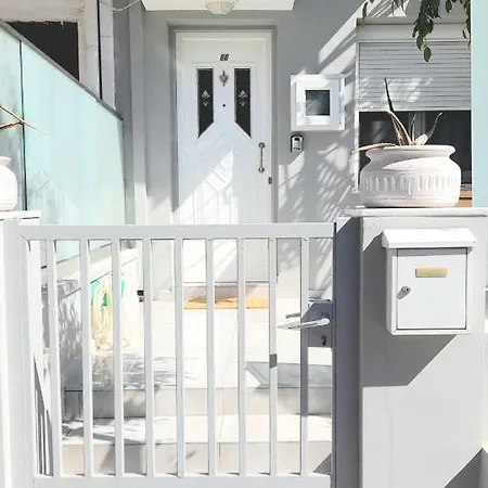 Split Level Apartment *