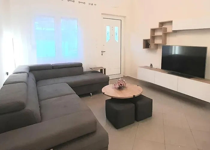 Split Level Apartment *